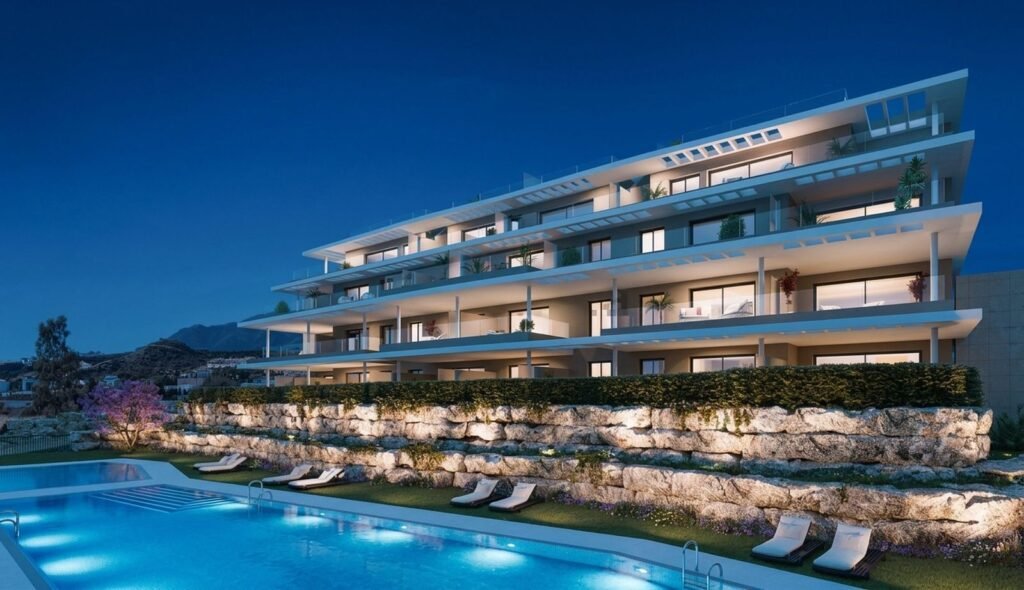 3 Bed Middle Floor Apartment for Sale in Estepona – Sea Views & Spa Access