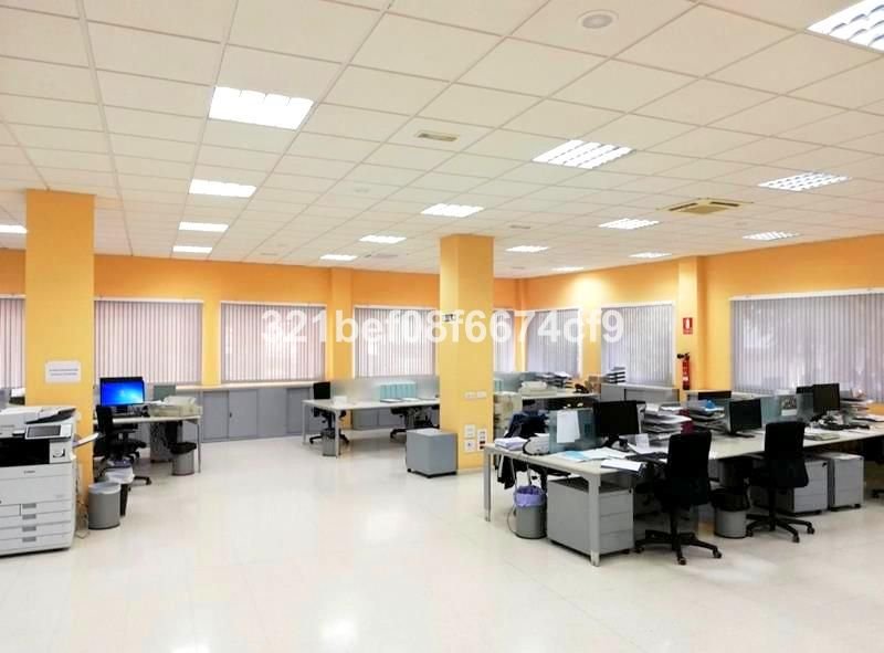 Commercial Premises for Sale in Estepona – Furnished with Parking
