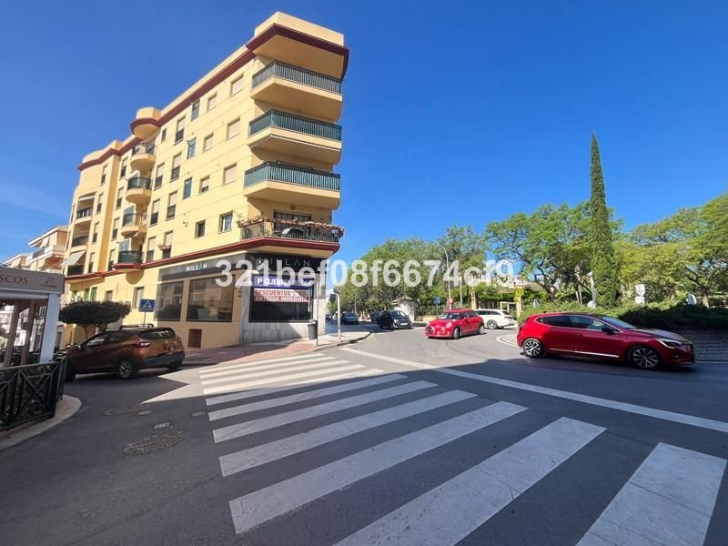 Commercial Premises for Sale in Estepona – 160 m² Main Avenue Location