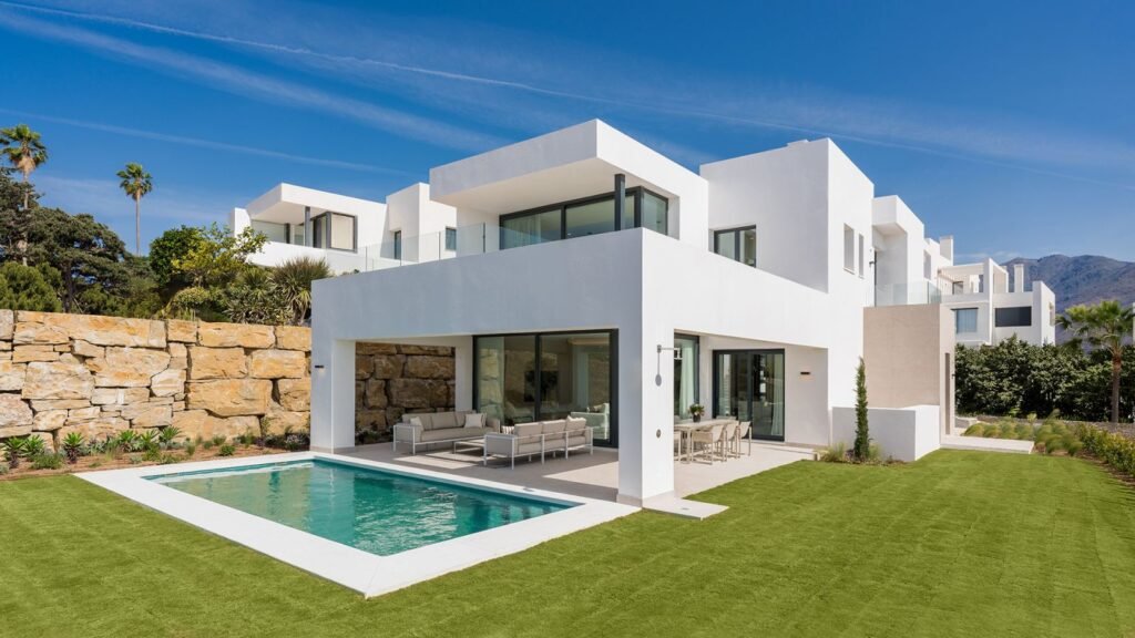 3 Bed Detached Villa for Sale in Estepona – Golf Setting & Bespoke Design