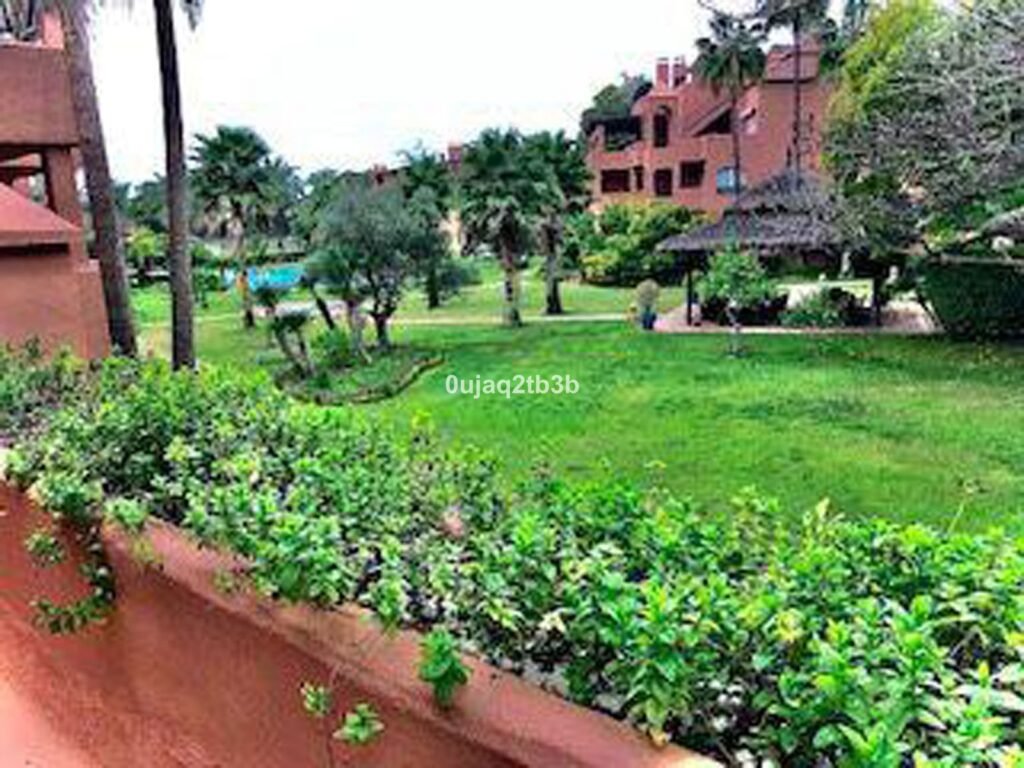 3 Bed Middle Floor Apartment for Sale in New Golden Mile – Beachside in Alhambra del Golf